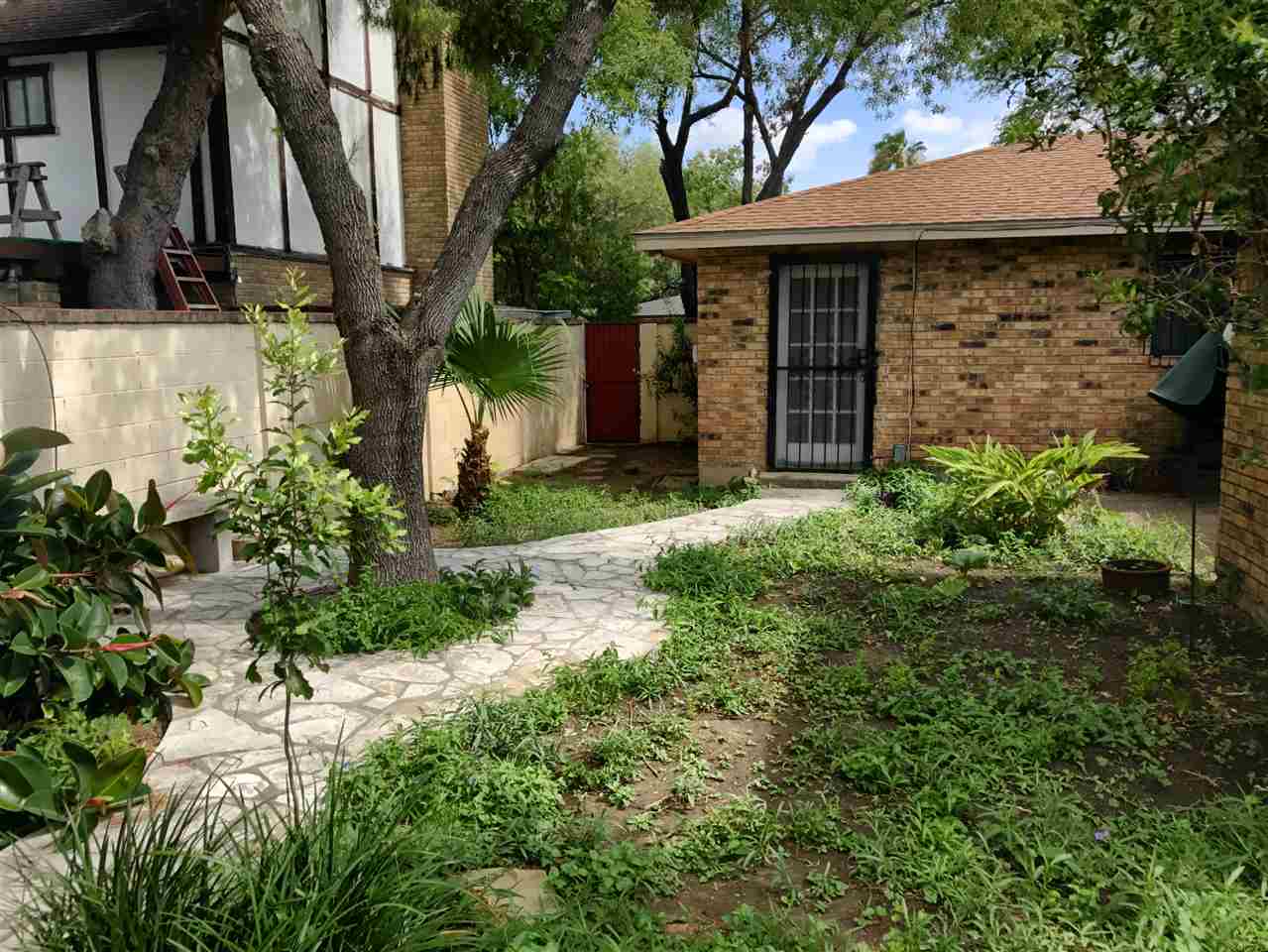 176 Arizona Loop Laredo, TX 78041 - Photo 16 of 20 Gallery Image 16