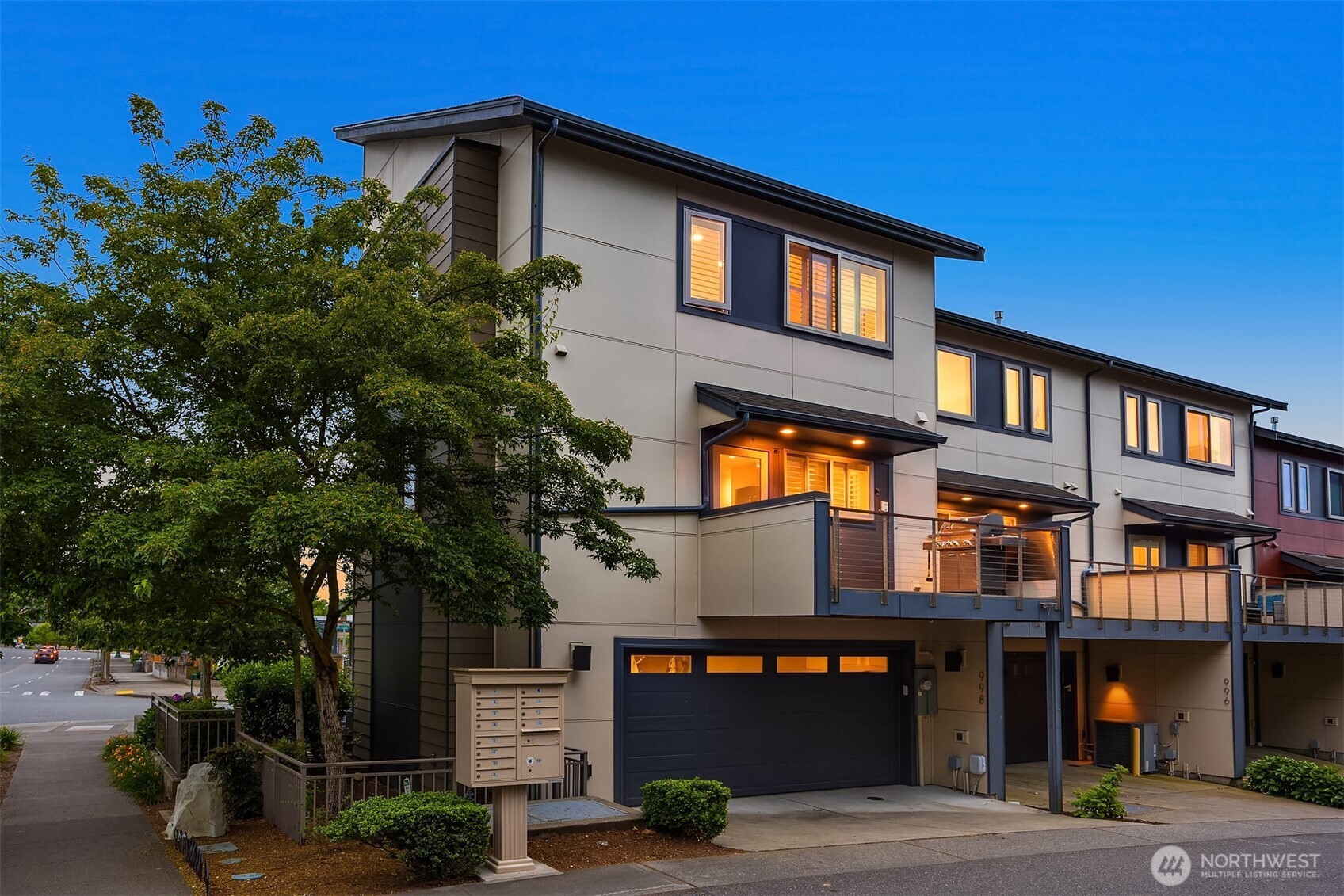 998 Northeast High Street, Unit 12 Issaquah, WA 98029 - Photo 33 of 36