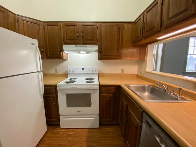 $1,725 | 521 Pine Street, Unit 309, Manchester, NH 03104