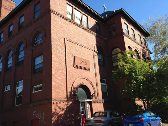 $1,725 | 521 Pine Street, Unit 309, Manchester, NH 03104