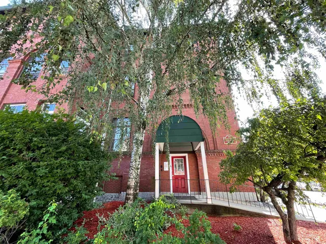 $1,725 | 521 Pine Street, Unit 309, Manchester, NH 03104