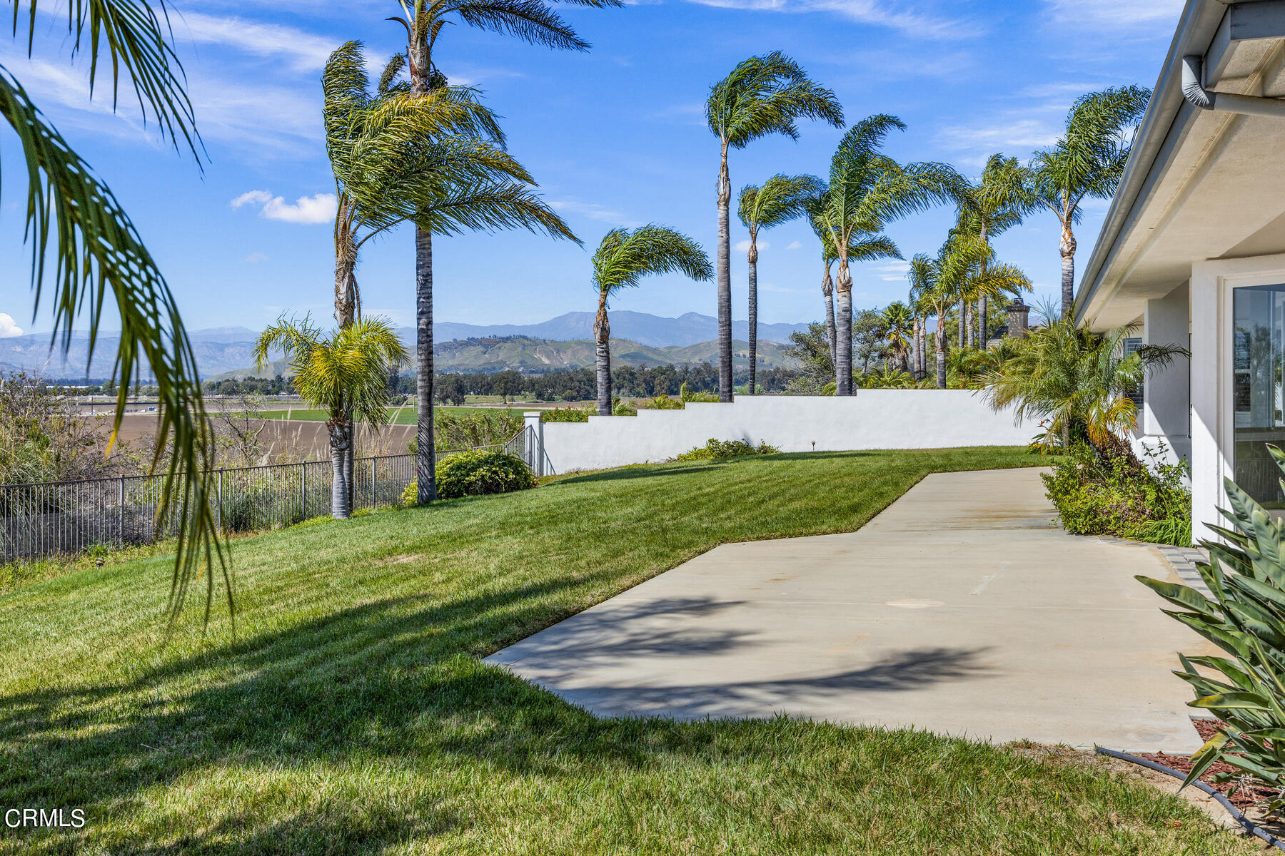 1185 Avenida De Aprisa Camarillo, CA 93010 - Photo 38 of 44 1185 Avenida De Aprisa-038-060-Back Yard