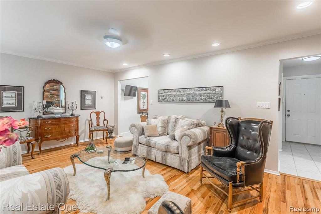 697 West Maple Road, Unit 31 Clawson, MI 48017 - Photo 10 of 20