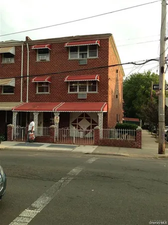 $1,200,000 | 658 East 216th Street, Unit 3 | Williamsbridge