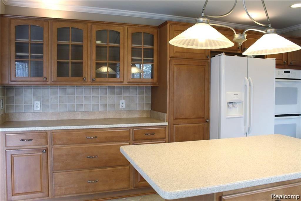 54266 Mound Road Utica, MI 48316 - Photo 9 of 23 8.jpg