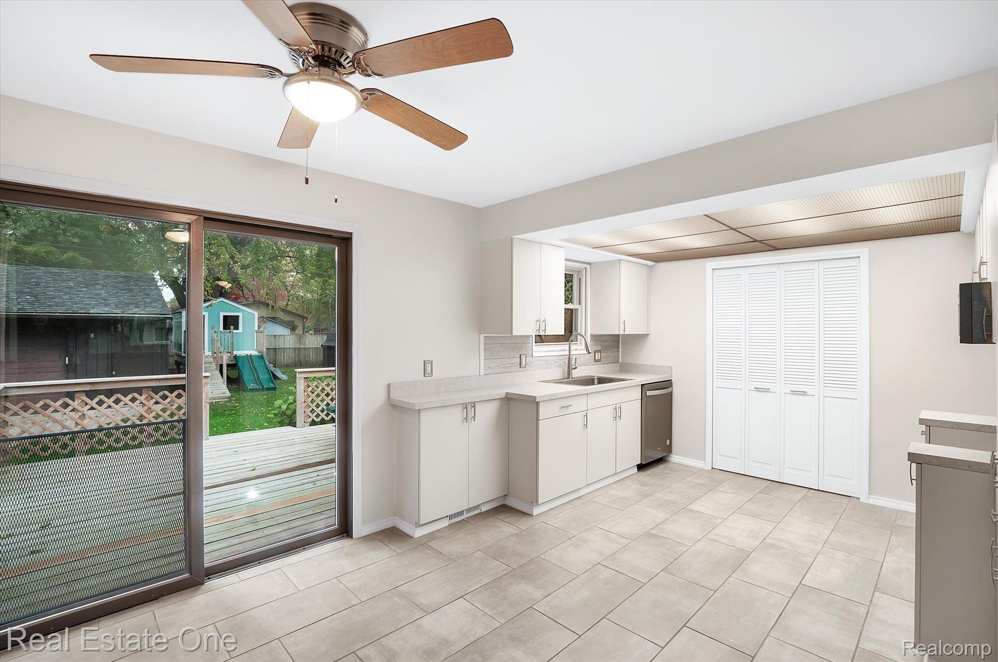 2550 Longview Avenue Rochester, MI 48307 - Photo 10 of 40 Gallery Image 10