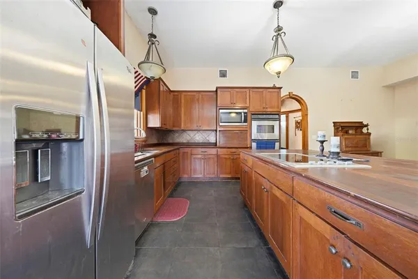 $649,900 | 835 Butch Cassidy Lane, Eustis, FL 32726