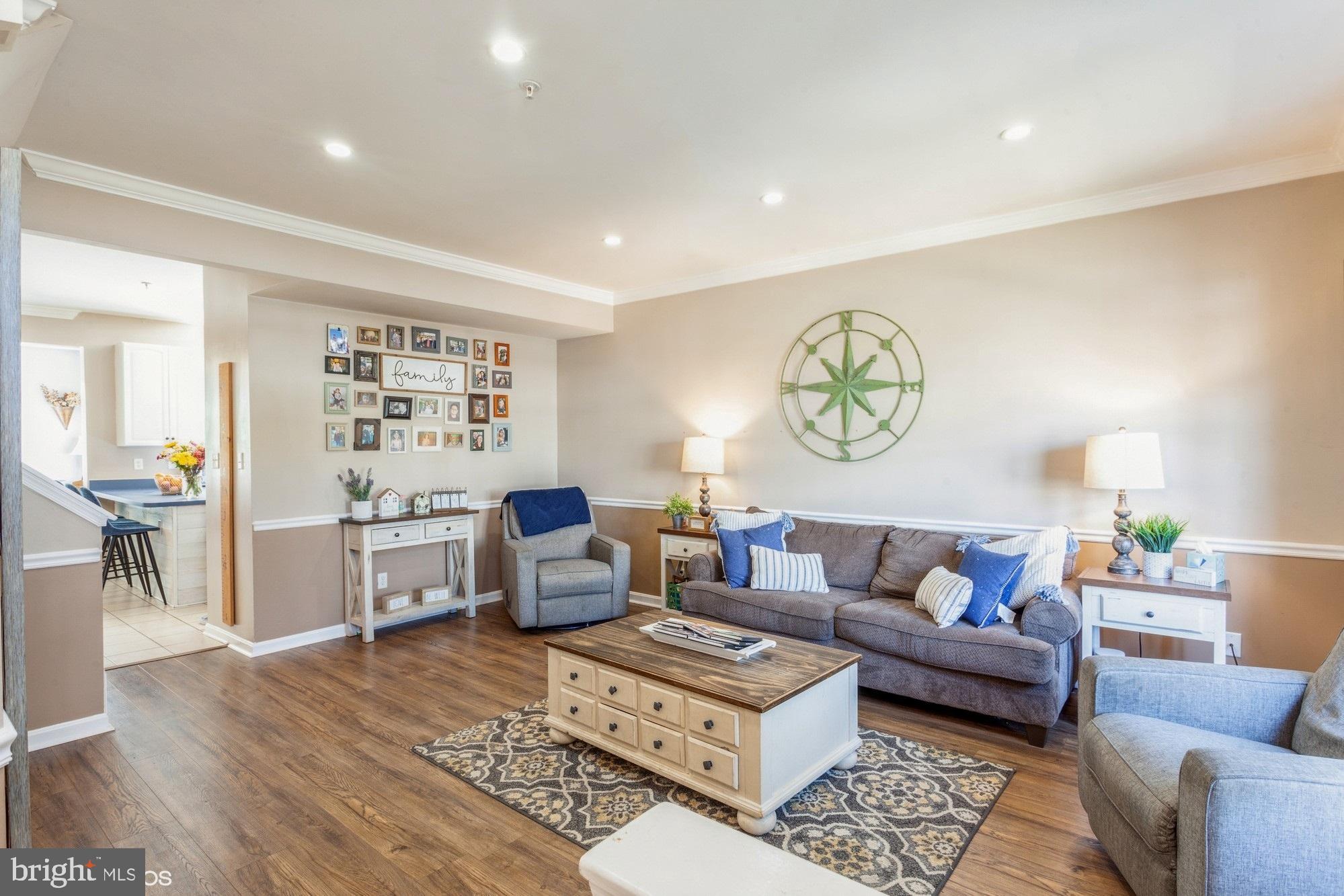 463 Deer Hill Circle Abingdon, MD 21009 - Photo 4 of 40 Living Room