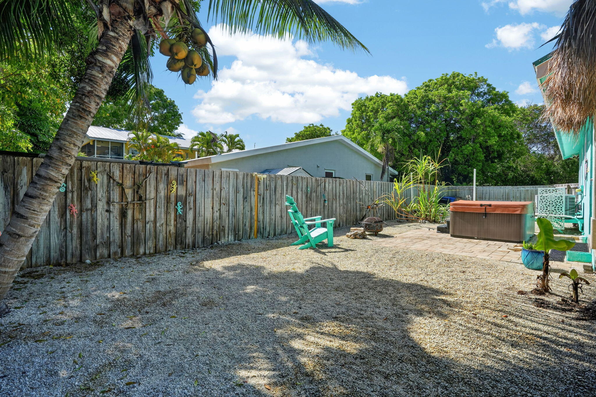 32 Andros Road Key Largo, FL 33037 - Photo 35 of 45 Large side yard