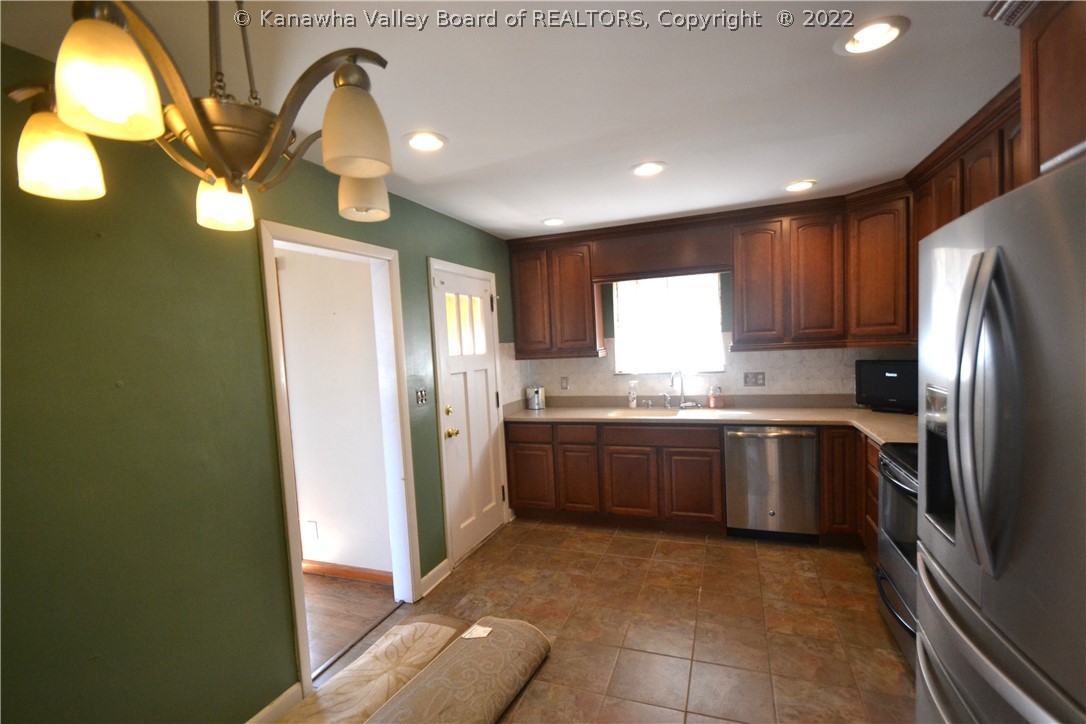 848 Beaumont Road Charleston, WV 25314 - Photo 9 of 25 Gallery Image 9