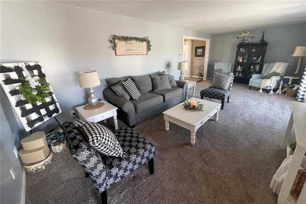 335 Sarah Street McKees Rocks, PA 15136 - Photo 3 of 25 Gallery Image 3