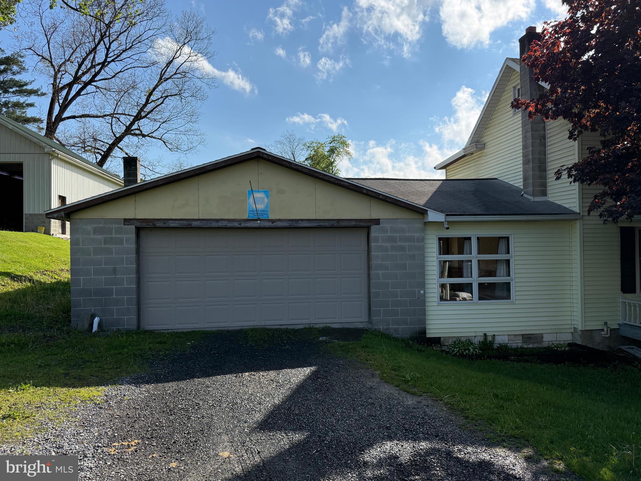 112 South Ridge Street Burnham, PA 17009 - Photo 5 of 34