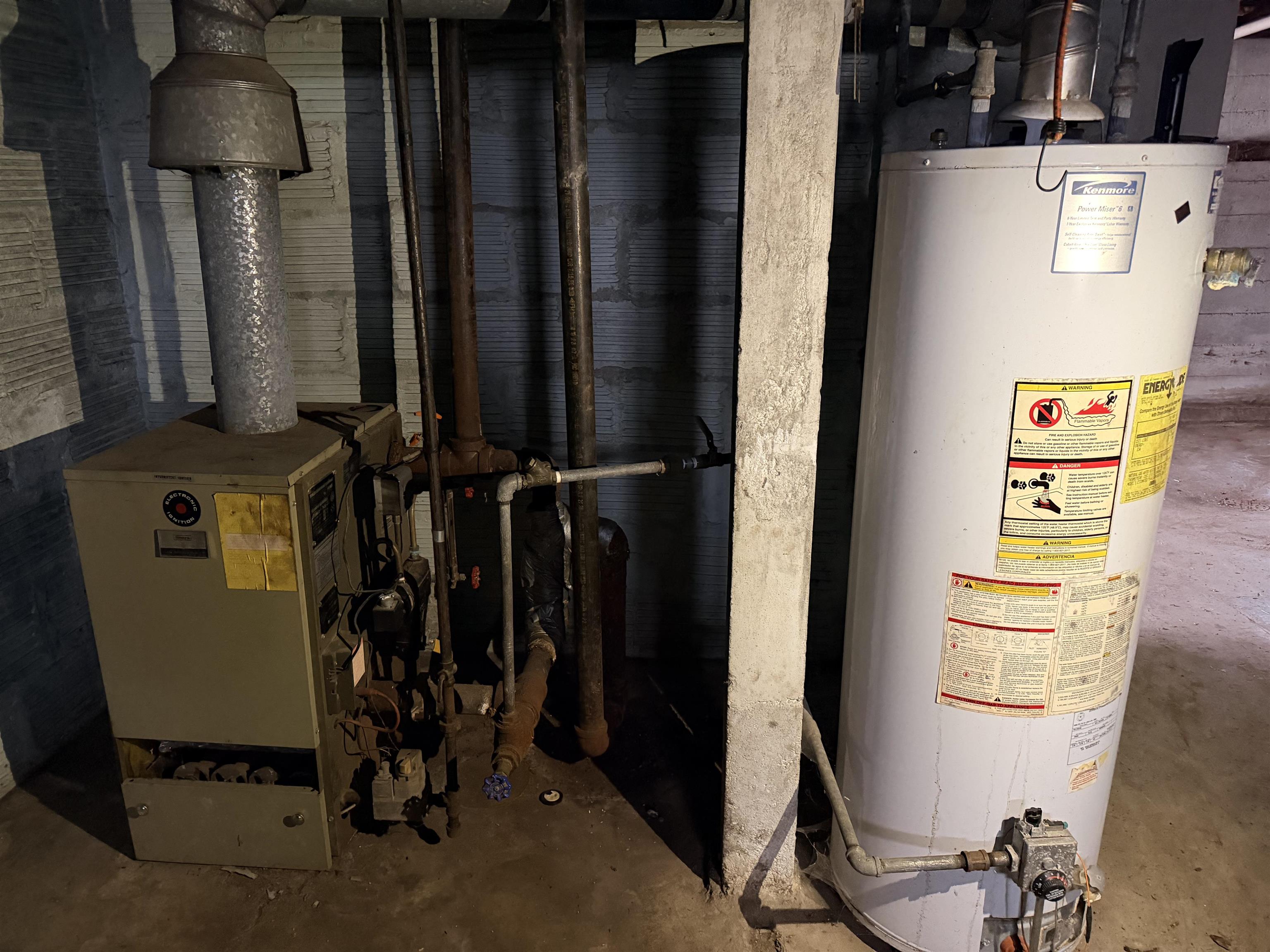 826 West Chestnut Street Freeport, IL 61032 - Photo 25 of 30 a room with storage and utility