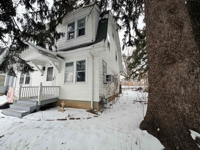 $55,000 | 826 West Chestnut Street, Freeport, IL 61032
