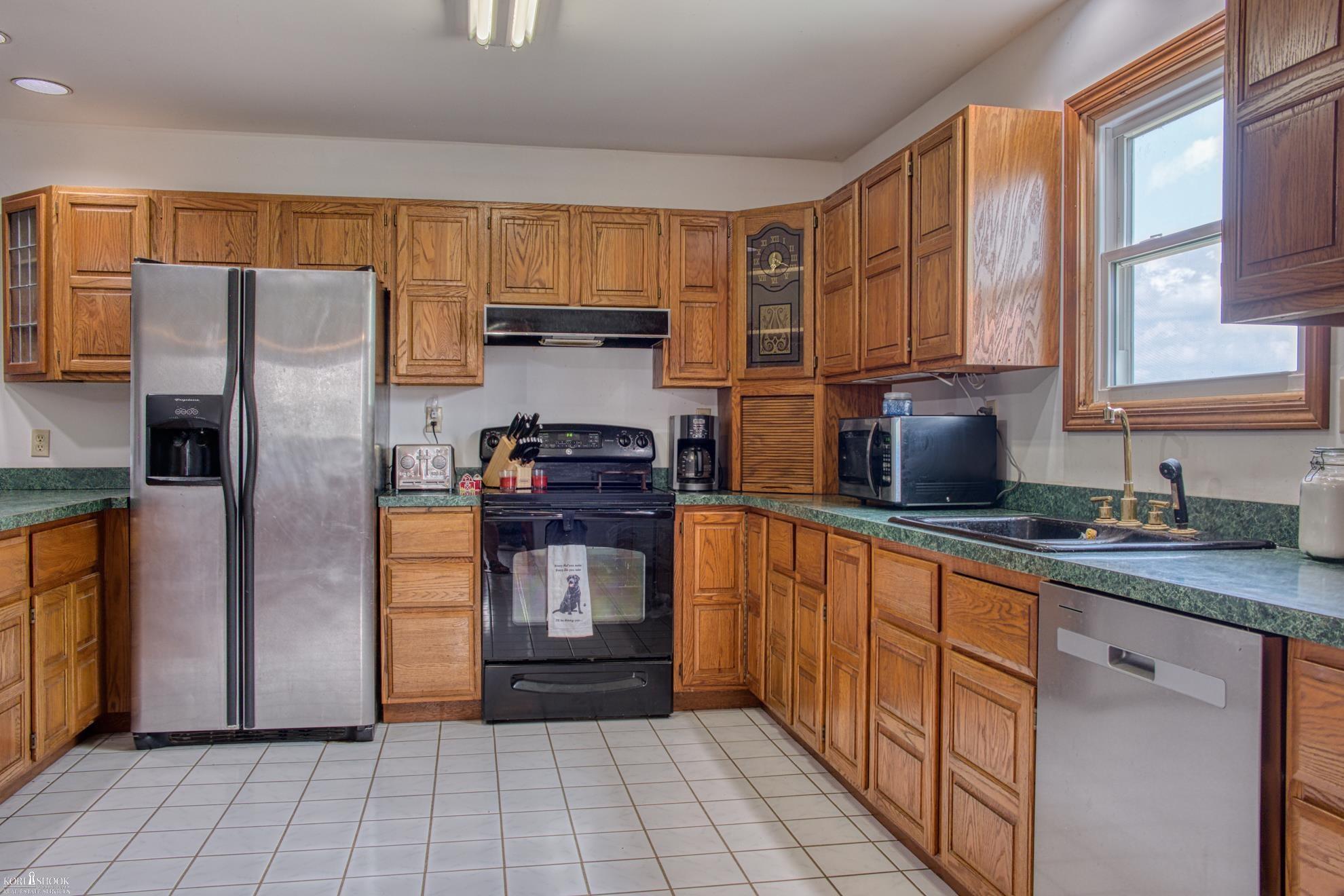 2200 East Riley Road Owosso, MI 48867 - Photo 3 of 34
