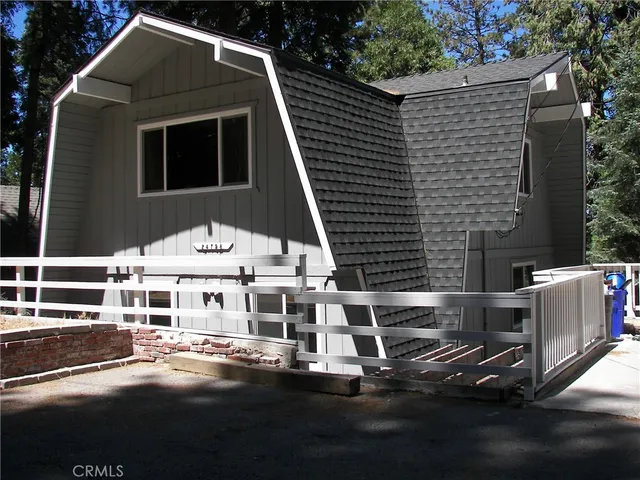 $2,250 | 24798 Bernard Drive, Crestline, CA 92325