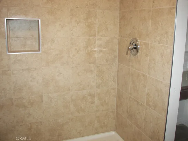 $2,250 | 24798 Bernard Drive, Crestline, CA 92325