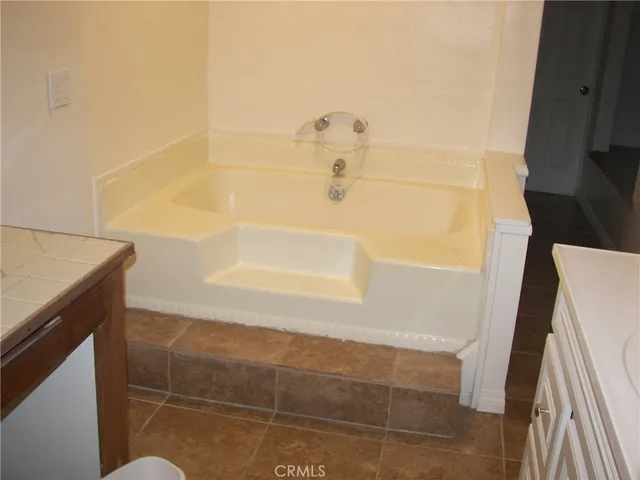 $2,250 | 24798 Bernard Drive, Crestline, CA 92325