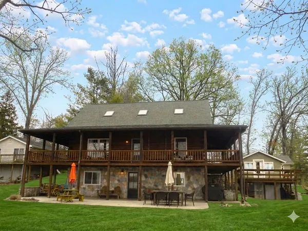 $699,900 | 16211 Pretty Lake Drive, Mecosta, MI 49332