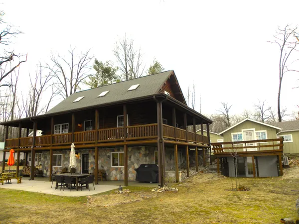 $699,900 | 16211 Pretty Lake Drive, Mecosta, MI 49332