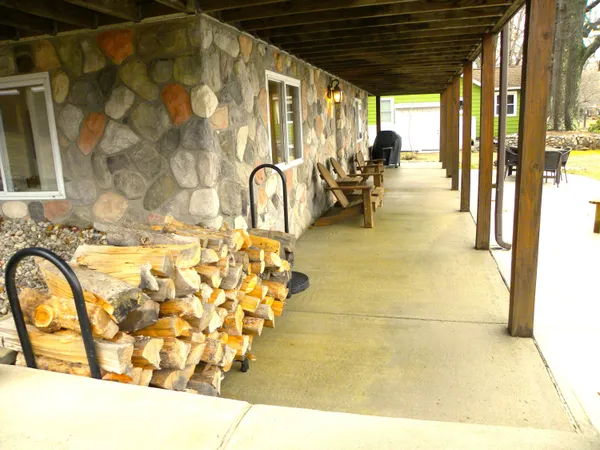 $699,900 | 16211 Pretty Lake Drive, Mecosta, MI 49332