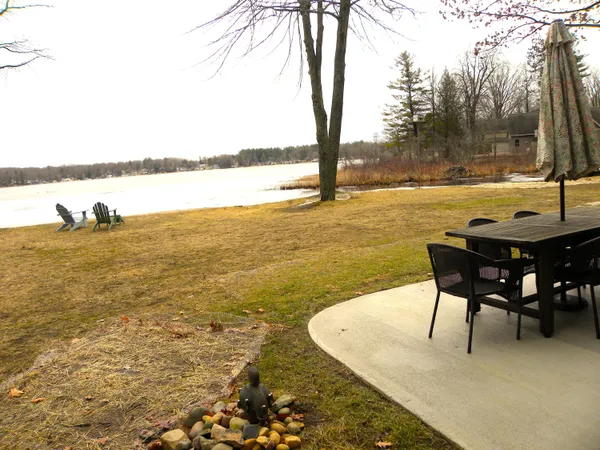 $699,900 | 16211 Pretty Lake Drive, Mecosta, MI 49332