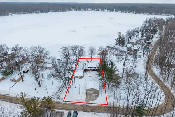 $699,900 | 16211 Pretty Lake Drive, Mecosta, MI 49332