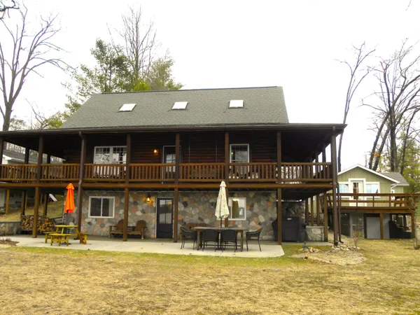 $699,900 | 16211 Pretty Lake Drive, Mecosta, MI 49332