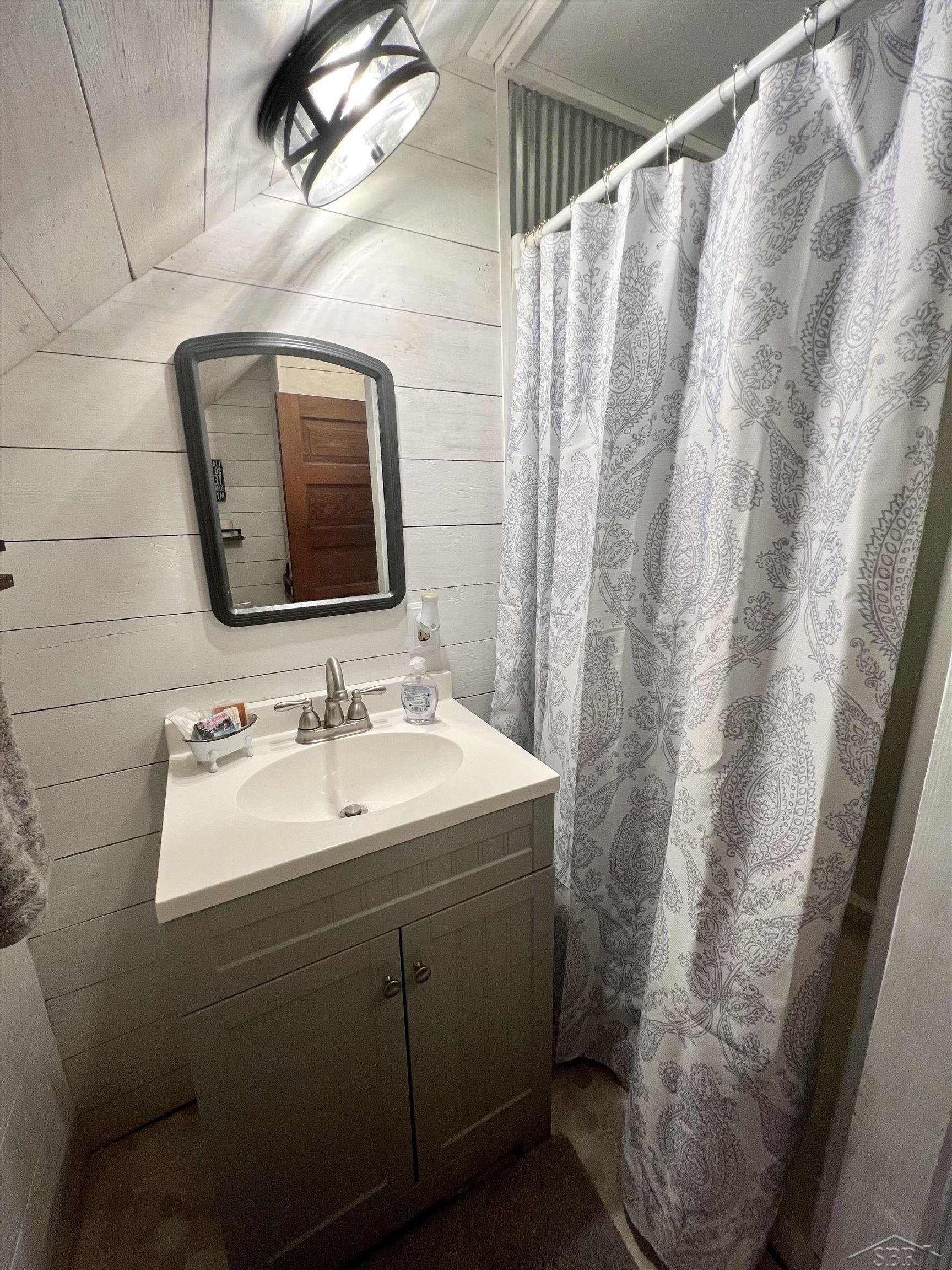 17375 Dice Road Hemlock, MI 48626 - Photo 18 of 22 50103932-17.JPG