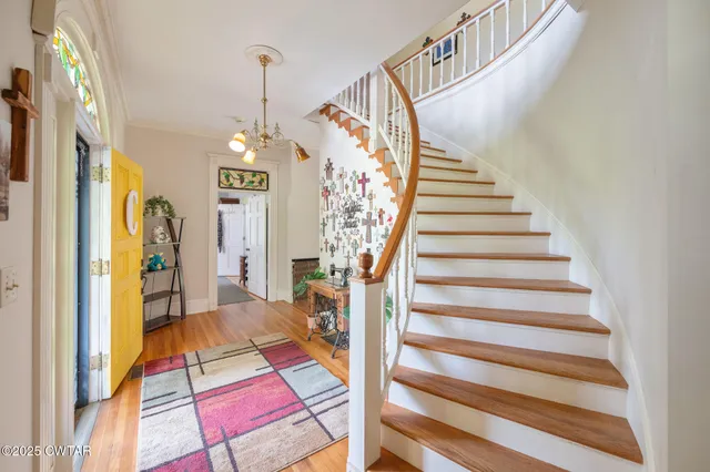 a view of a house with pool