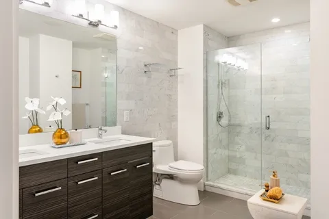 $1,095,000 | 14 West Broadway, Unit 507, Boston, MA 02127