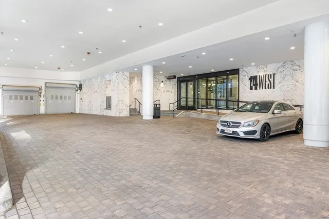 $1,195,000 | 14 West Broadway, Unit 507, Boston, MA 02127