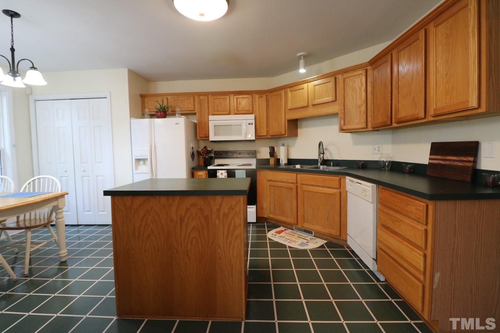 5300 Neuse Ridge Road Raleigh, NC 27610 - Photo 3 of 27 Gallery Image 3