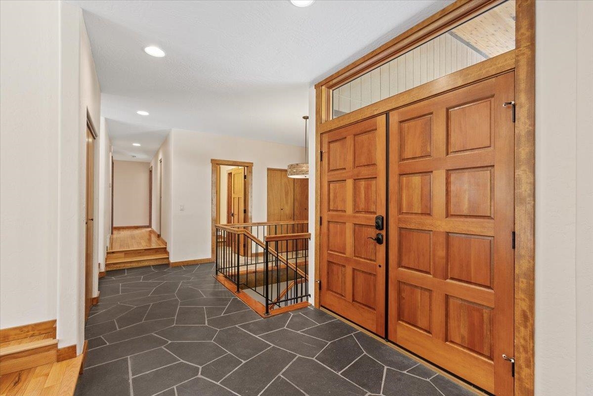 9408 East Holman Road Spokane, WA 99206 - Photo 4 of 50 Gallery Image 4
