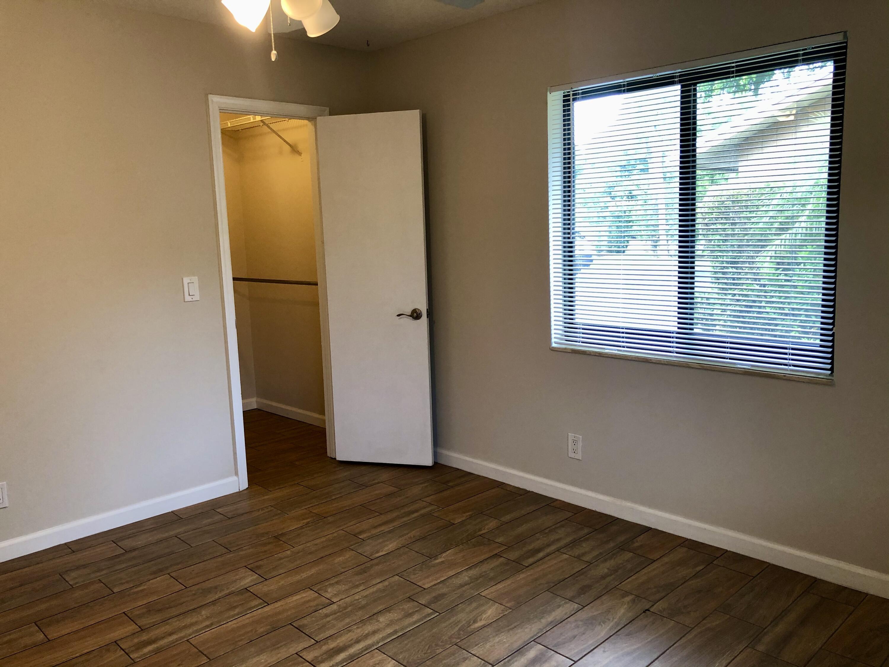 659 Coventry Street, Unit 7B Boca Raton, FL 33487 - Photo 17 of 23 2nd Bedroom with walk in closet