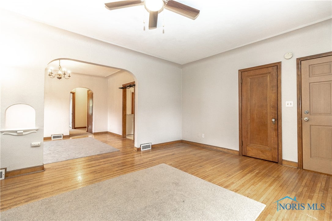 2017 Wyndhurst Road Toledo, OH 43607 - Photo 11 of 46 Gallery Image 11