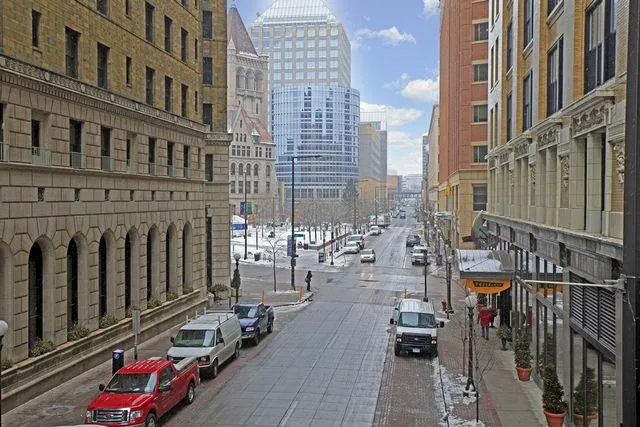 $228,000 | 350 St Peter Street, Unit 606, St. Paul, MN 55102