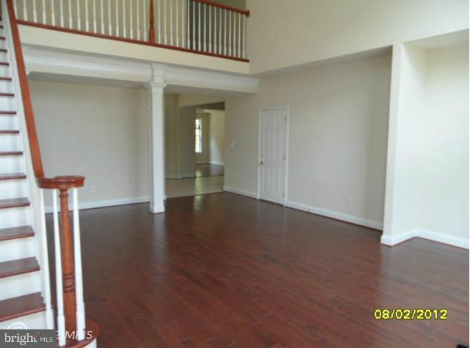 3807 Fairhope Road Woodbridge, VA 22193 - Photo 5 of 19 Living Room
