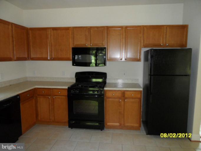 3807 Fairhope Road Woodbridge, VA 22193 - Photo 6 of 19 Kitchen