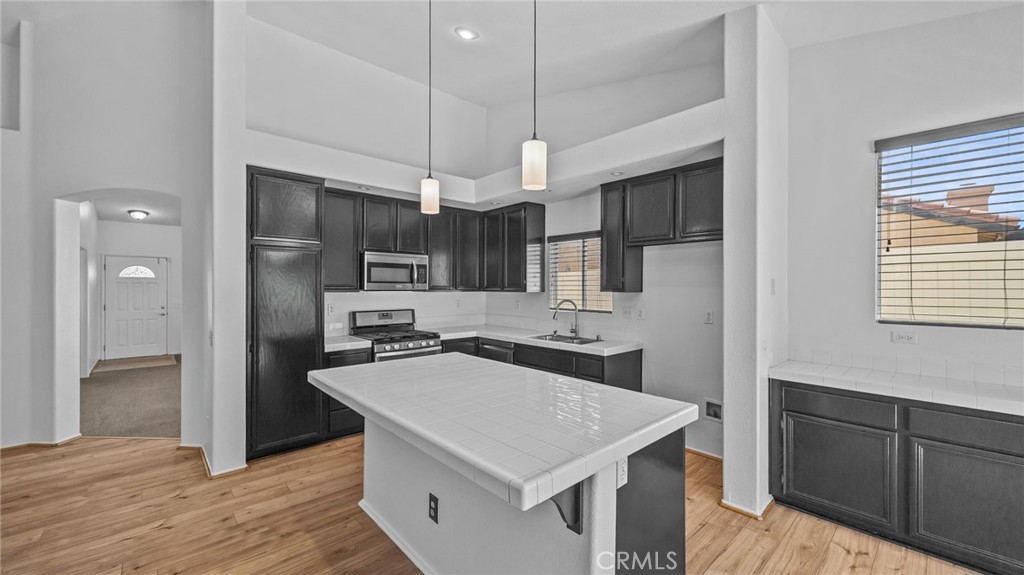 1318 Baldwin Drive Corona, CA 92881 - Photo 13 of 35