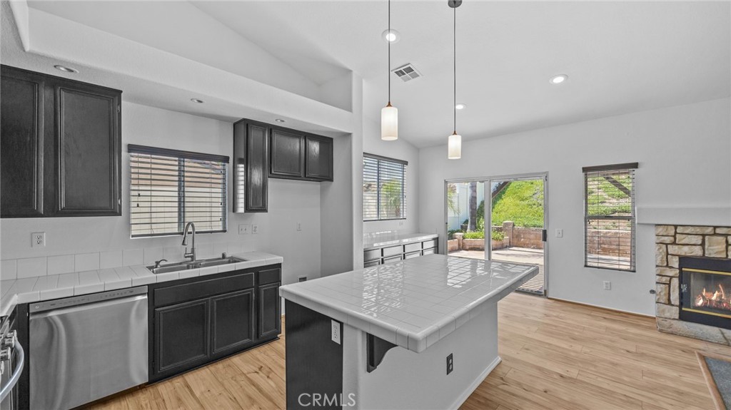 1318 Baldwin Drive Corona, CA 92881 - Photo 14 of 35