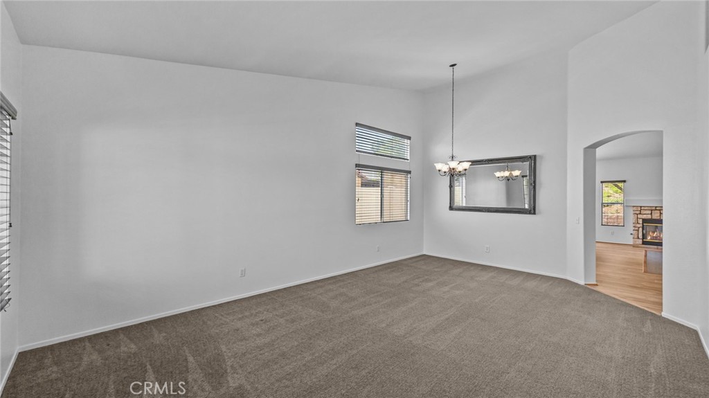 1318 Baldwin Drive Corona, CA 92881 - Photo 3 of 35