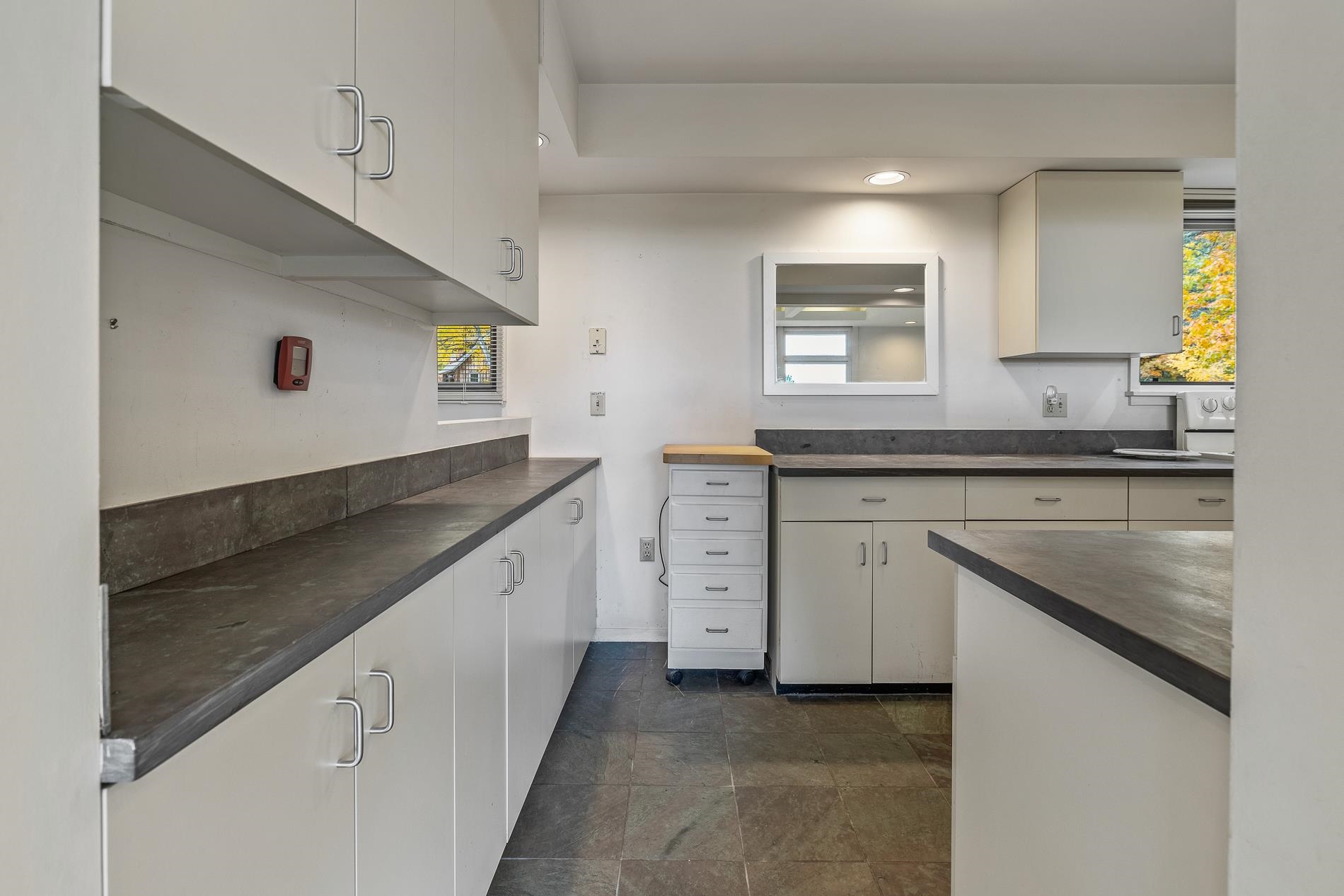 24 Pine Tree Road Norwich, VT 05055 - Photo 7 of 40