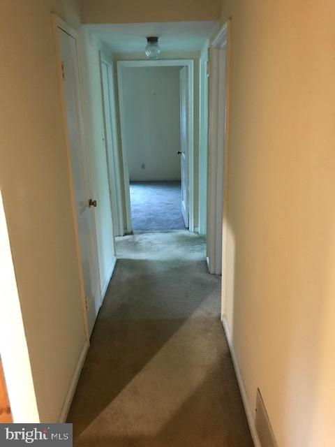 24 Lynbrook Road Wilmington, DE 19804 - Photo 15 of 38 Bedroom Hall