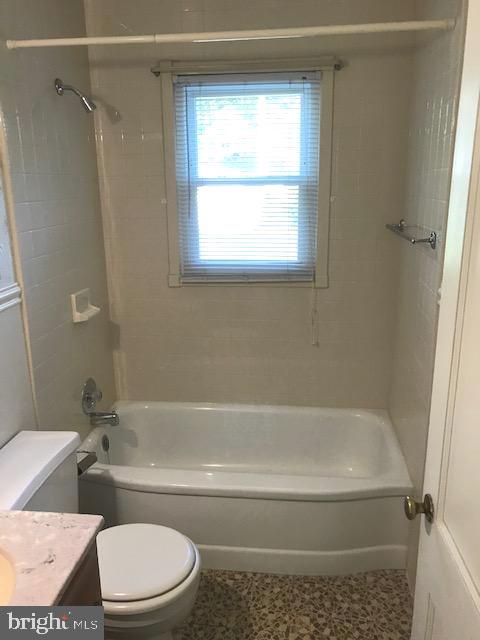 24 Lynbrook Road Wilmington, DE 19804 - Photo 17 of 38 Hall Bath