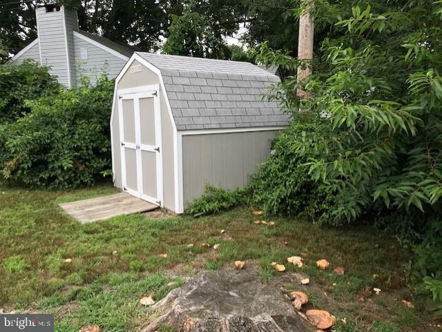 24 Lynbrook Road Wilmington, DE 19804 - Photo 29 of 38 Side of Shed