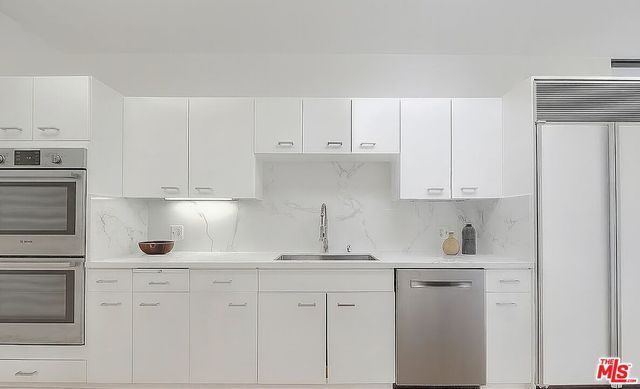 $8,000,619 | 9255 Doheny Road, Unit 2406, West Hollywood, CA 90069