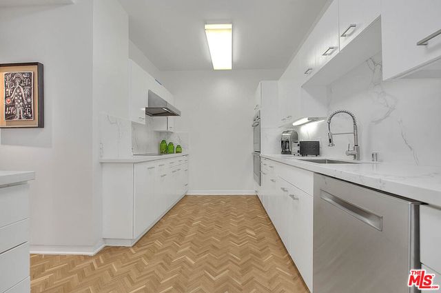 $8,000,619 | 9255 Doheny Road, Unit 2406, West Hollywood, CA 90069