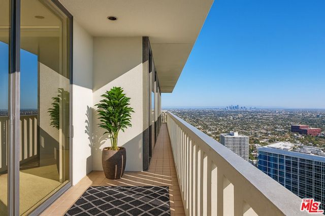 $8,000,619 | 9255 Doheny Road, Unit 2406, West Hollywood, CA 90069