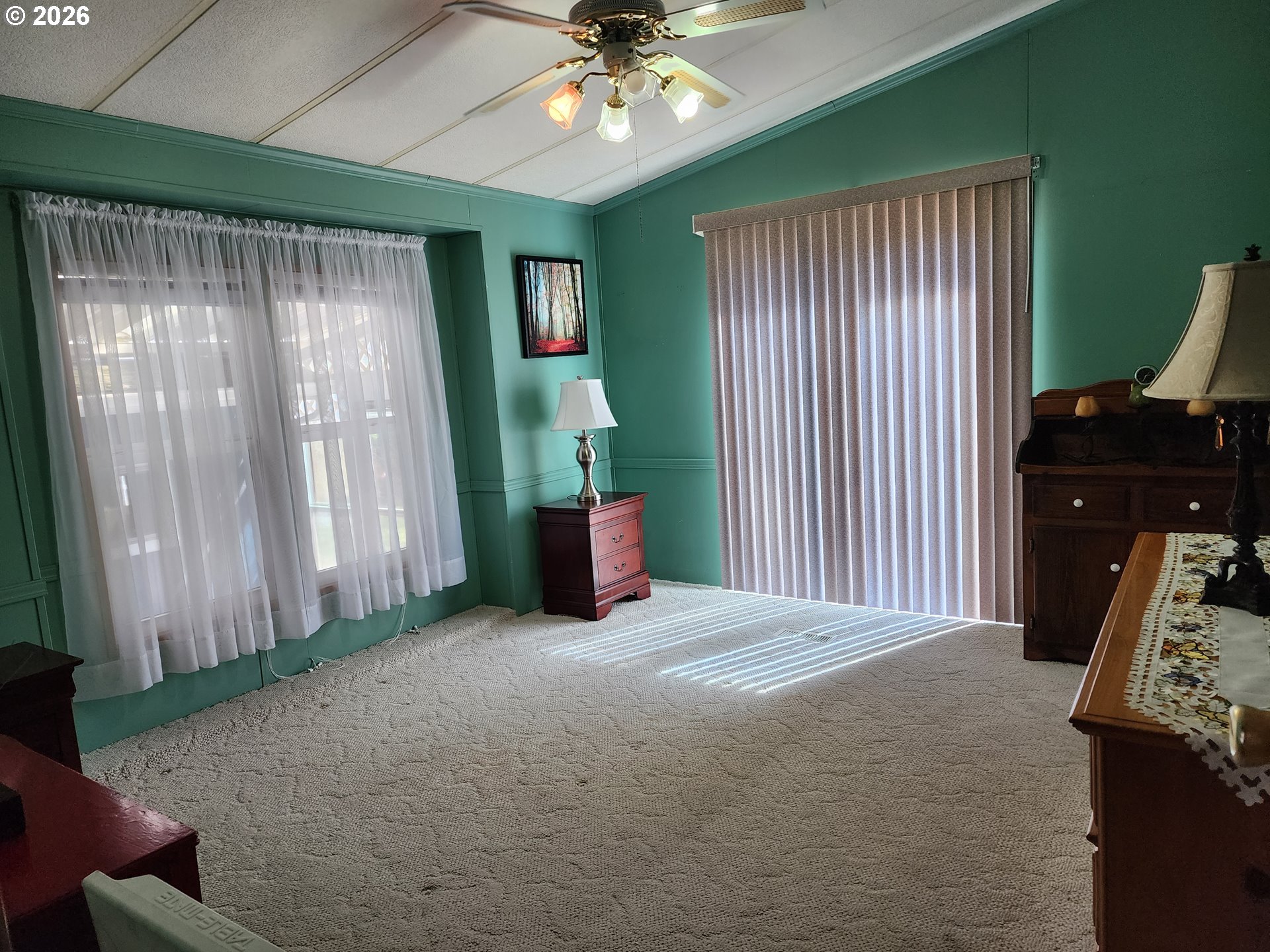 5422 Portland Road Northeast Salem, OR 97305 - Photo 9 of 14 a view of an empty room with a window